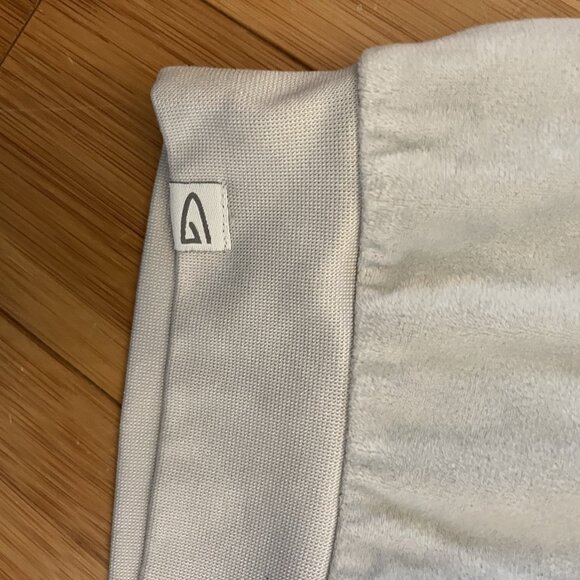 University Of Michigan Kids XL Sweatshirt - Picture 5 of 8